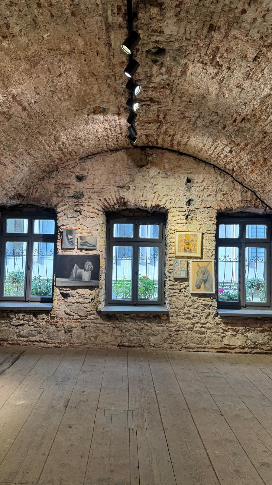The Wall Art Gallery mekân görünümü